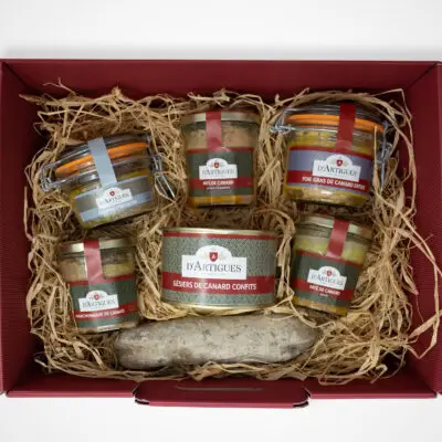 Coffret ouvert de produits de la société d'Artigues