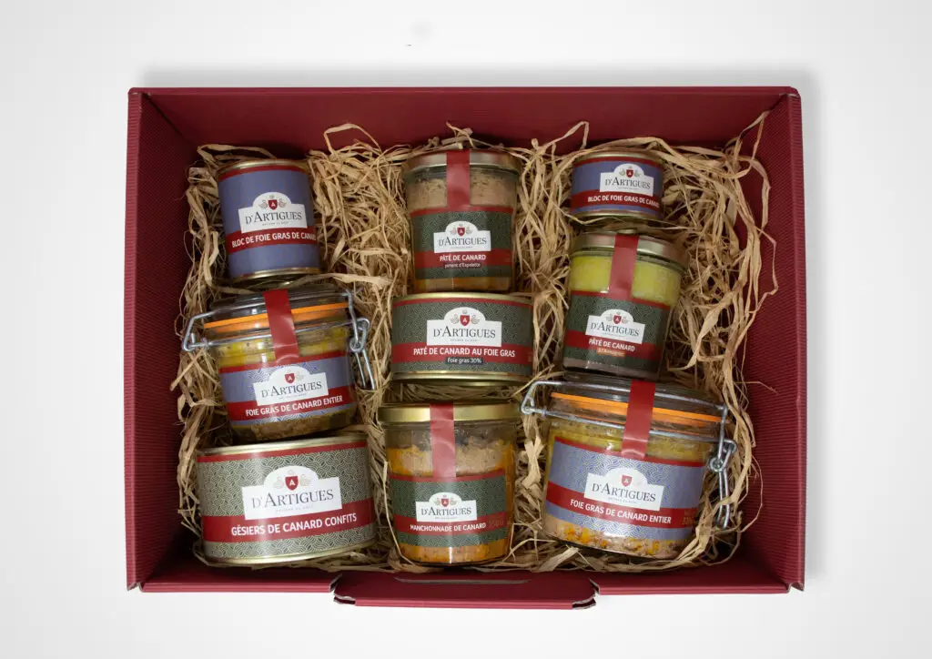 Coffret ouvert de produits de la société d'Artigues
