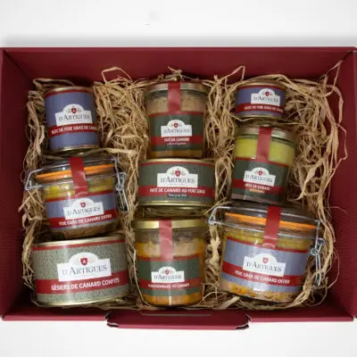 Coffret ouvert de produits de la société d'Artigues